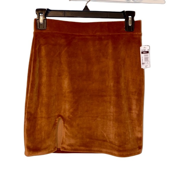 Soft Fall Skirt - Picture 1 of 2